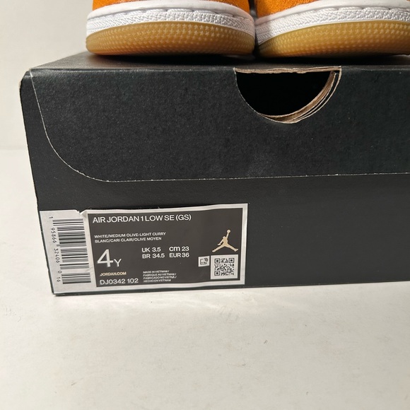 Jordan 1 Low Light Curry - Picture 3 of 5